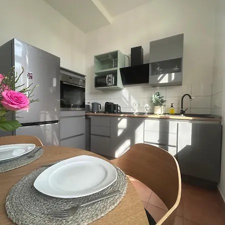 Mintara Komfort Mit Grill -terrasse, Sky Und Parkplatz Apartamento